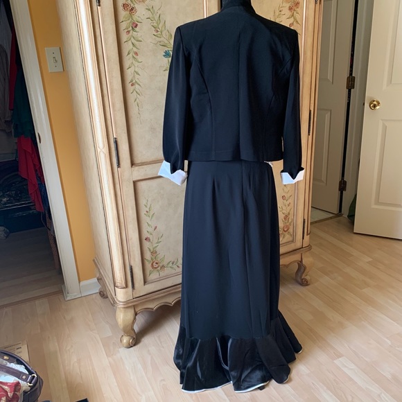 Ruffle trim asymmetrical skirt with jacket - Picture 5 of 8